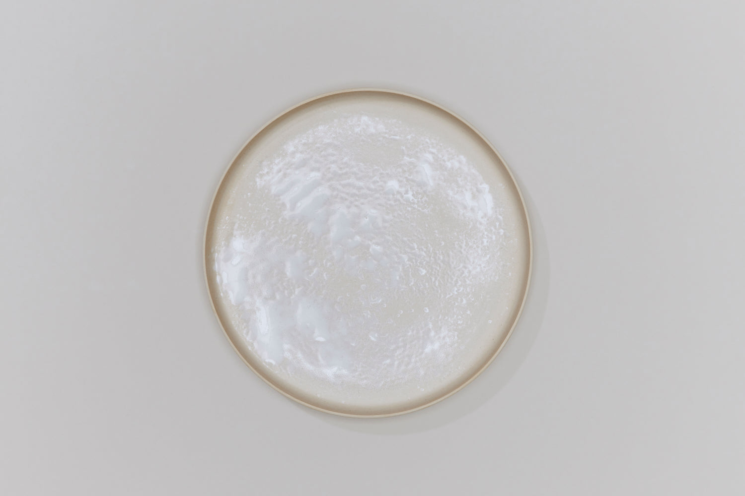 Ceramic plate - beige&white