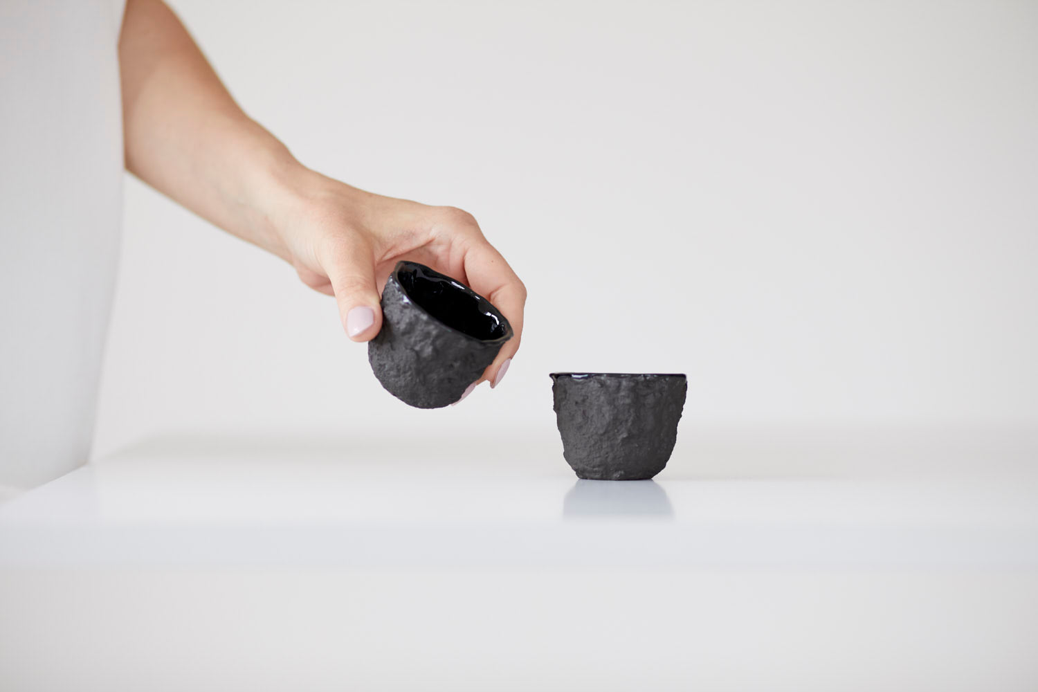 Stone age cup - black