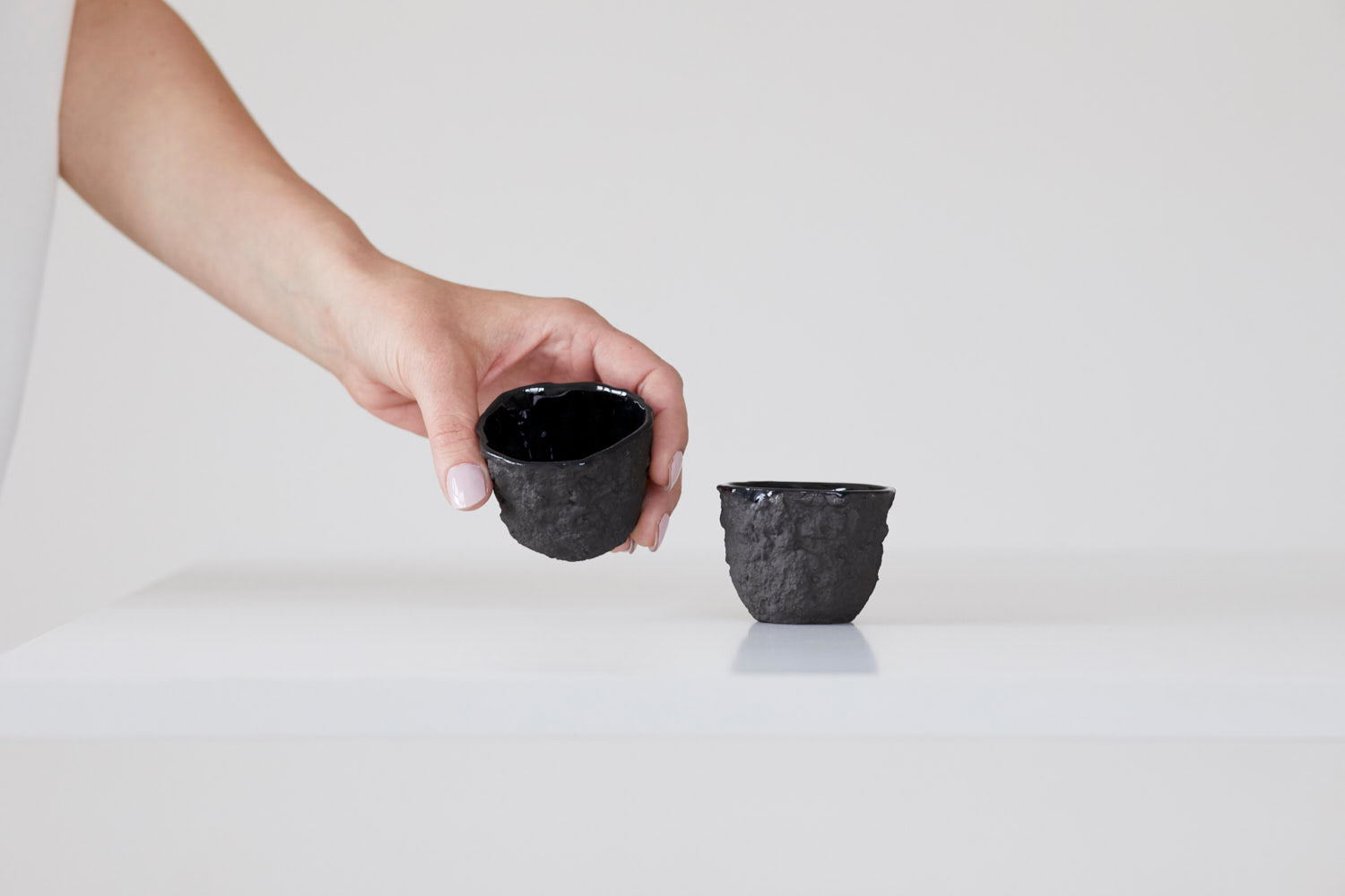 Stone age cup - black