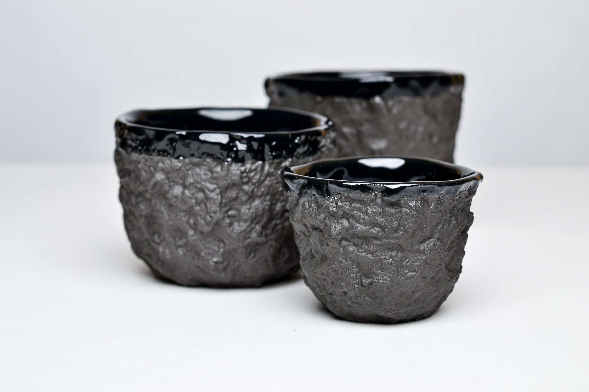 Stone age cup - black