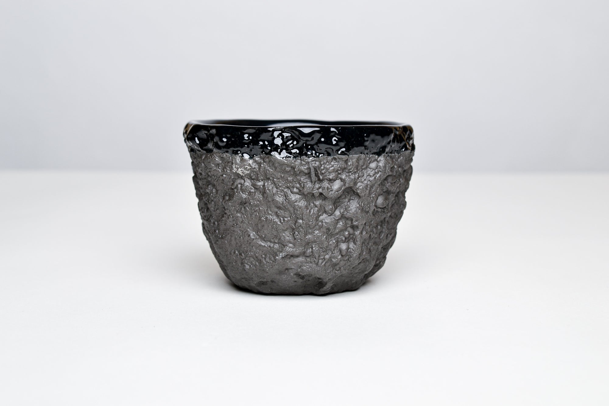 Stone age cup - black